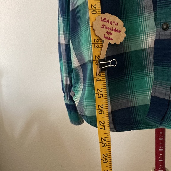 American Eagle Outfitters Slim fit Size M green & blue plaid buttoned down shirt - Picture 2 of 8